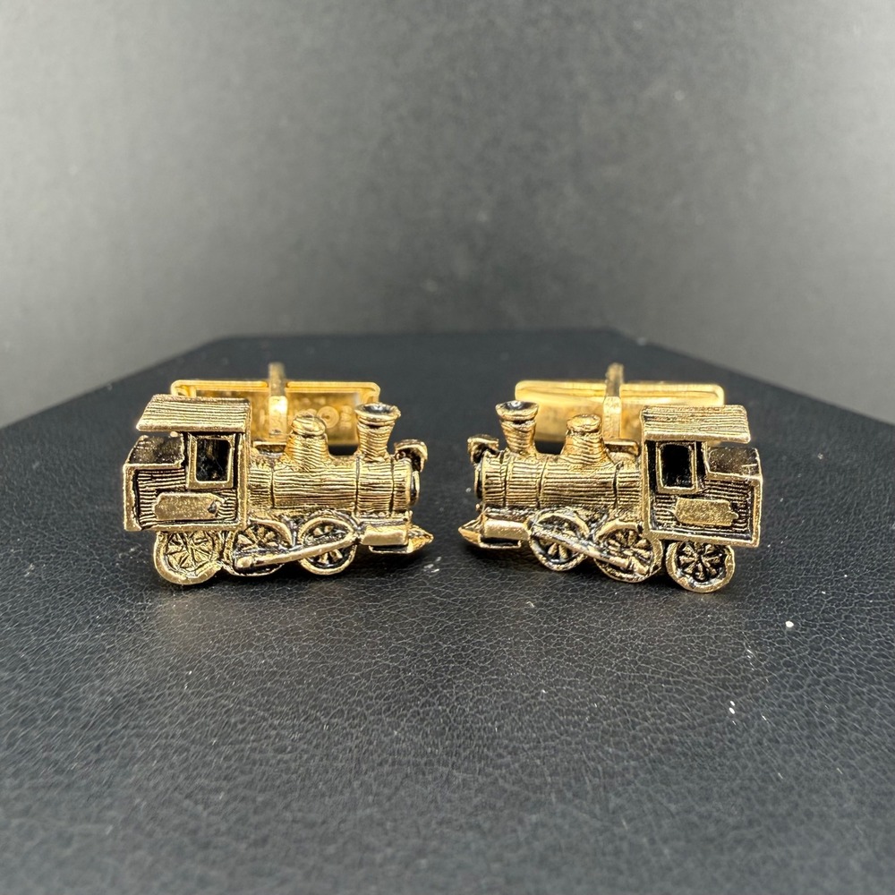 Vintage Sarah Coventry Cufflinks Gold Tone Train Locomotive Steam Engine READ